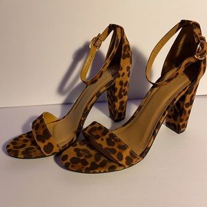 Animal print heels 🐯🐆💛